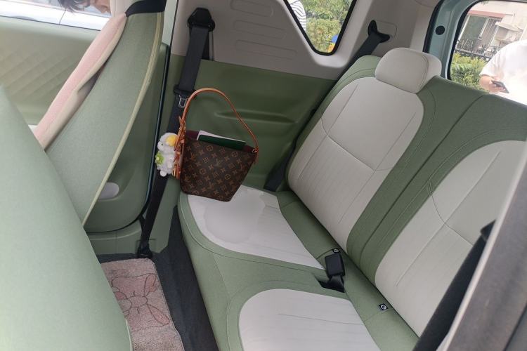 Used Geely Galaxy Panda 2025 210 km – Yuanqi Bear Left Rear Seat