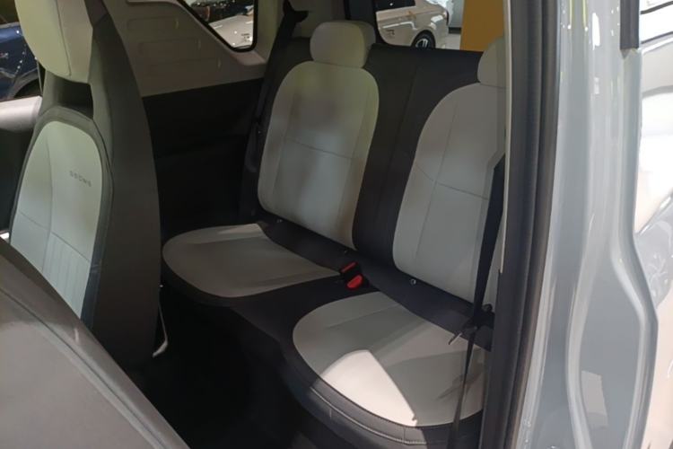 Used Geely Galaxy Panda 2025 210km Panda Rider Left Rear Seat