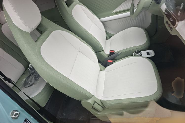 Used Geely Galaxy Panda 2025 210 km – Yuanqi Bear Right Front Seat