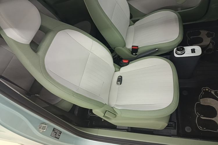 Used Geely Galaxy Panda 2025 210 km – Yuanqi Bear Right Front Seat