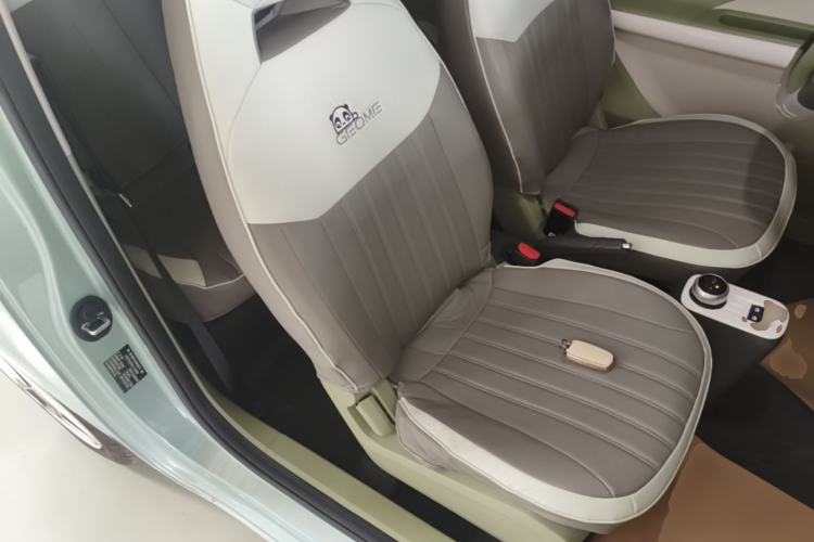 Used Geely Galaxy Panda 2025 210 km – Yuanqi Bear Right Front Seat