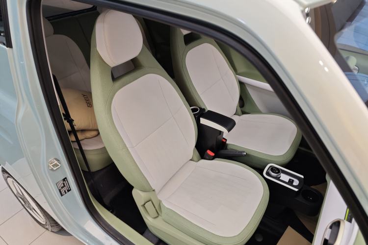 Used Geely Galaxy Panda 2025 210 km – Yuanqi Bear Right Front Seat