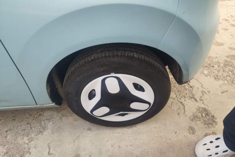 Used Geely Galaxy Panda 2025 210 km – Yuanqi Bear Right Front Wheel Hub