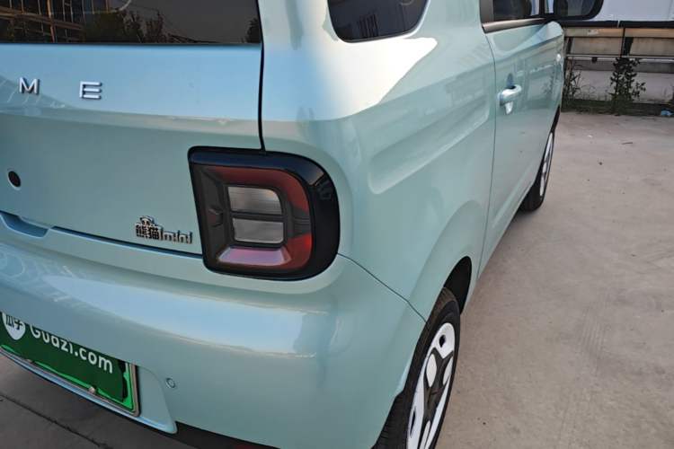 Used Geely Galaxy Panda 2025 210 km – Yuanqi Bear Right Rear Taillight