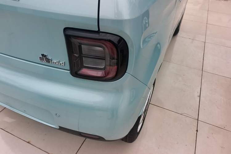 Used Geely Galaxy Panda 2025 210 km – Yuanqi Bear Right Rear Taillight