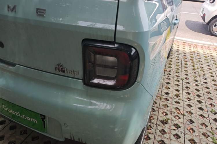 Used Geely Galaxy Panda 2025 210 km – Yuanqi Bear Right Rear Taillight