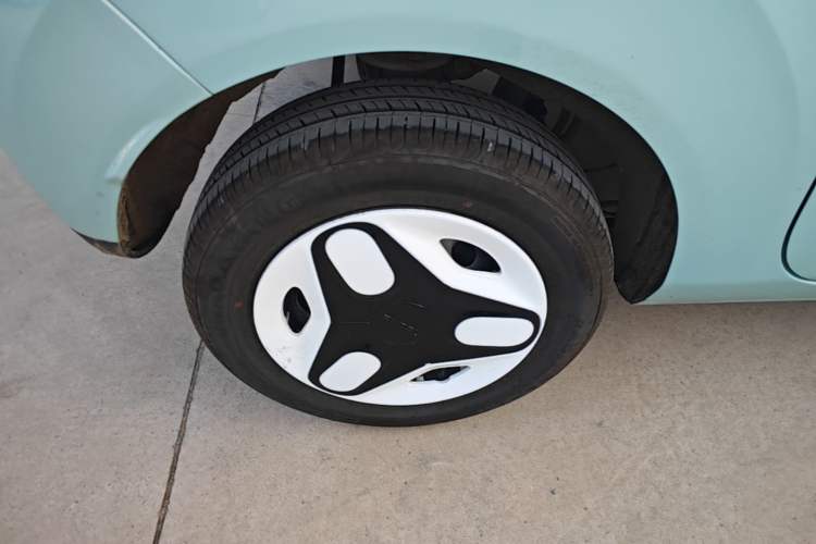 Used Geely Galaxy Panda 2025 210 km – Yuanqi Bear Right Rear Wheel Hub