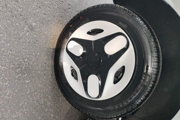 Used Geely Galaxy Panda 2025 210 km – Yuanqi Bear Right Rear Wheel Hub