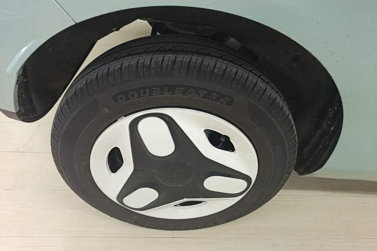 Used Geely Galaxy Panda 2025 210 km – Yuanqi Bear Right Rear Wheel Hub
