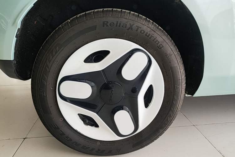 Used Geely Galaxy Panda 2025 210 km – Yuanqi Bear Right Rear Wheel Hub
