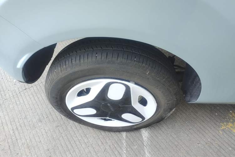 Used Geely Galaxy Panda 2025 210 km – Yuanqi Bear Right Rear Wheel Hub