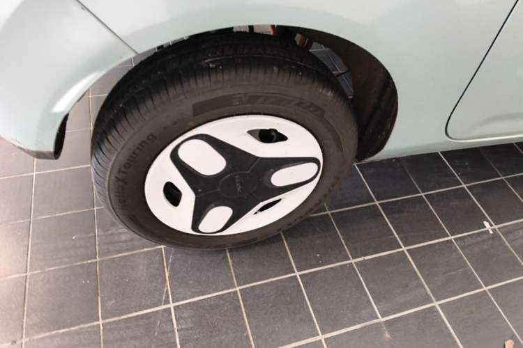 Used Geely Galaxy Panda 2025 210 km – Yuanqi Bear Right Rear Wheel Hub