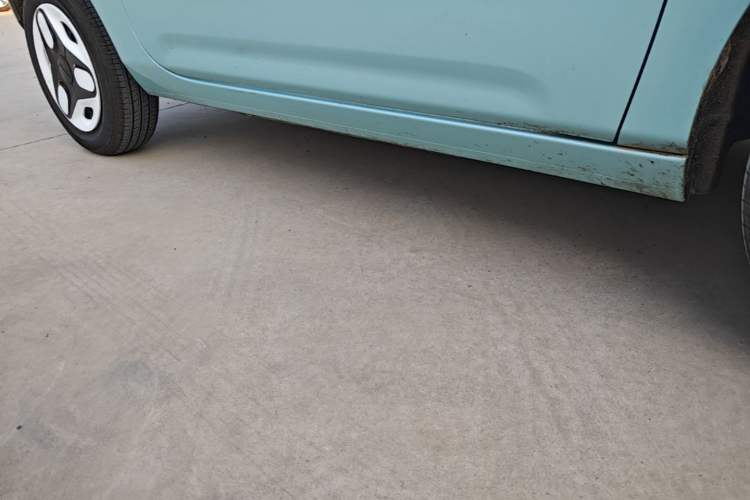 Used Geely Galaxy Panda 2025 210 km – Yuanqi Bear Right Side Sill