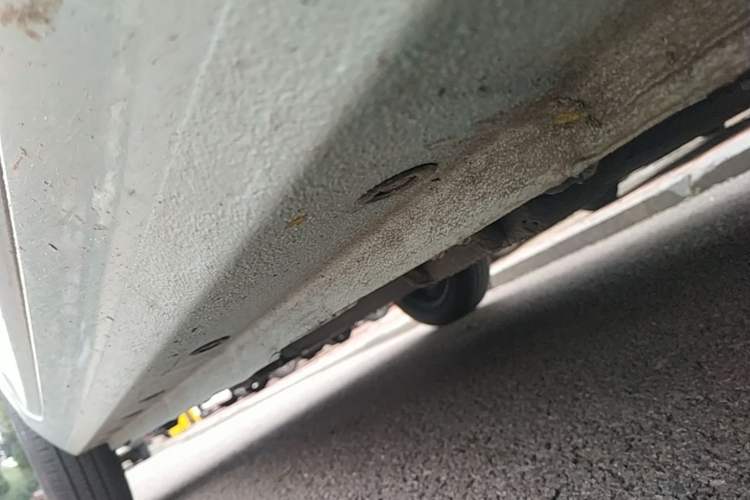 Used Geely Galaxy Panda 2025 210 km – Yuanqi Bear Right Side Sill