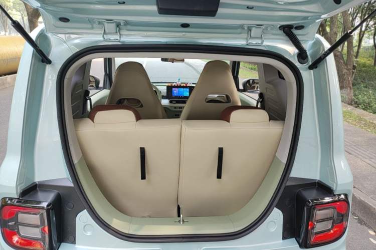 Used Geely Galaxy Panda 2025 210 km – Yuanqi Bear Trunk