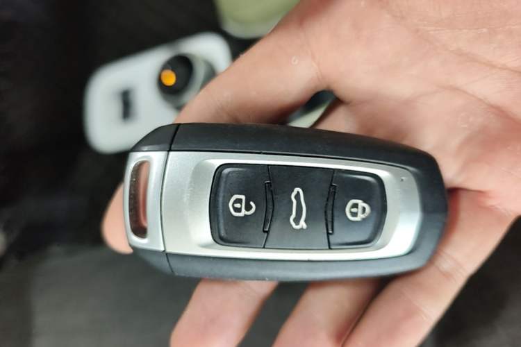 Used Geely Galaxy Panda 2025 210 km – Yuanqi Bear Vehicle Key