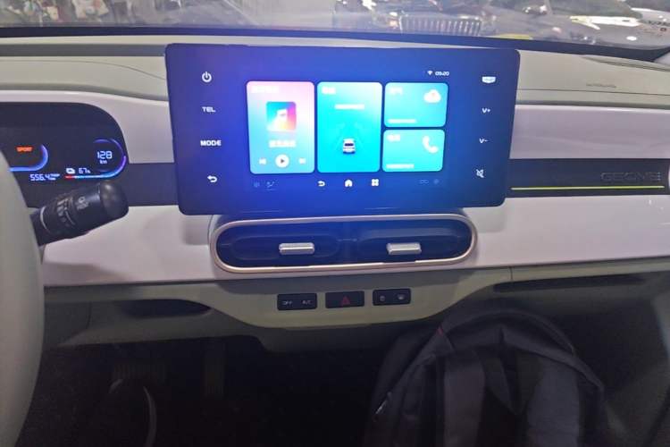 Used Geely Galaxy Panda 2025 210km Panda Rider Audio And AC Panel