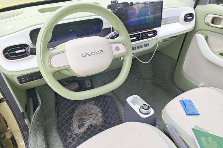 Used Geely Galaxy Panda 2025 210km Panda Rider Center Console