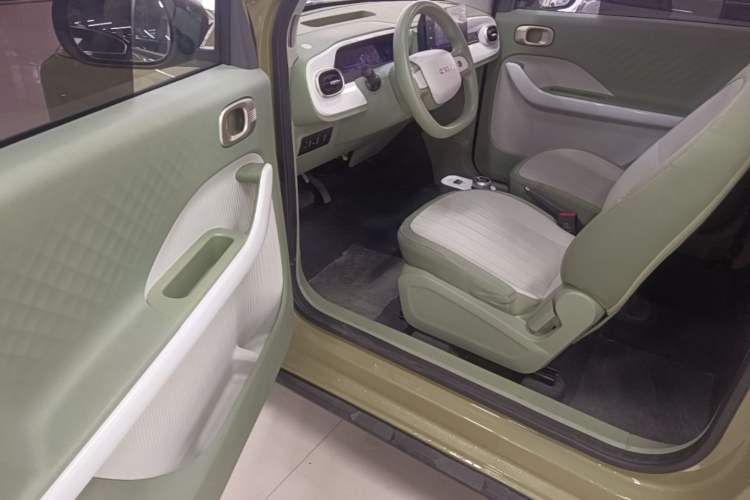 Used Geely Galaxy Panda 2025 210km Panda Rider Driver Seat