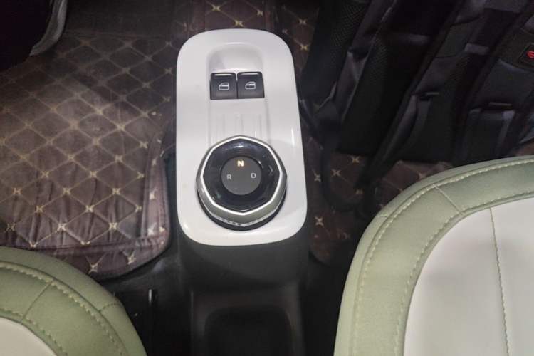 Used Geely Galaxy Panda 2025 210km Panda Rider Gear Lever