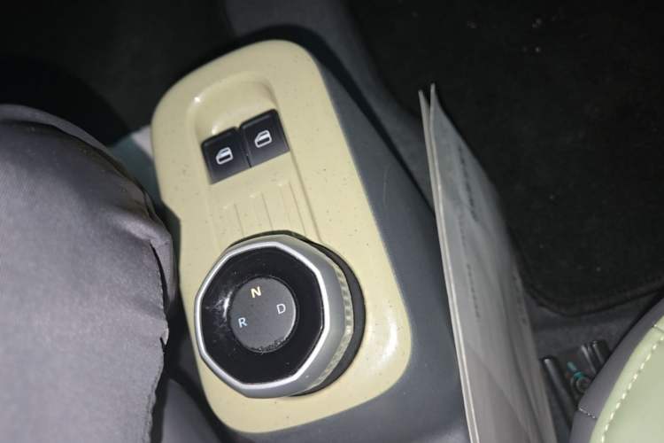 Used Geely Galaxy Panda 2025 210km Panda Rider Gear Lever