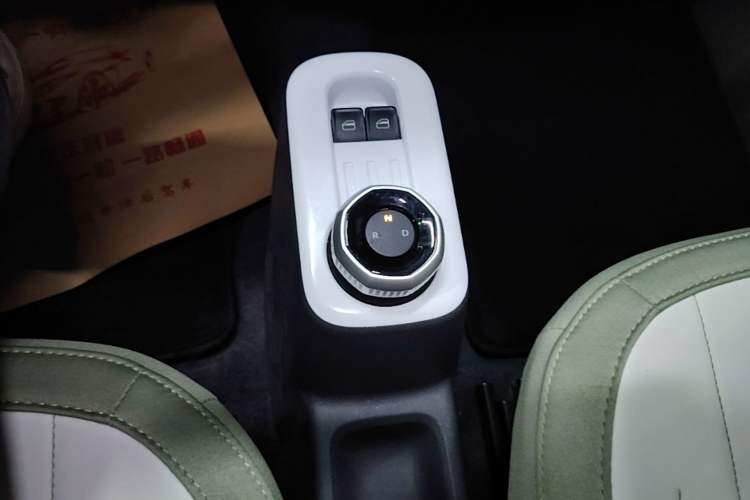 Used Geely Galaxy Panda 2025 210km Panda Rider Gear Lever
