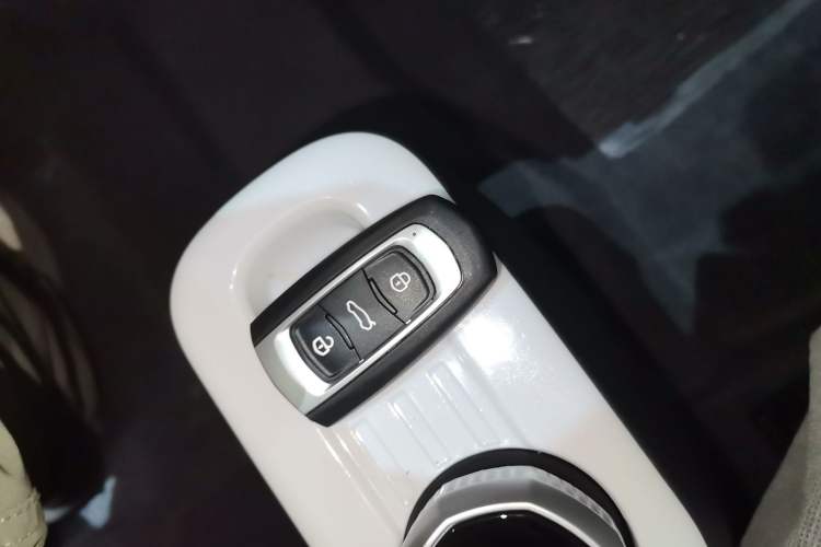 Used Geely Galaxy Panda 2025 210km Panda Rider Interior 1