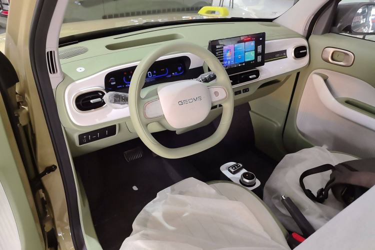 Used Geely Galaxy Panda 2025 210km Panda Rider Interior 2