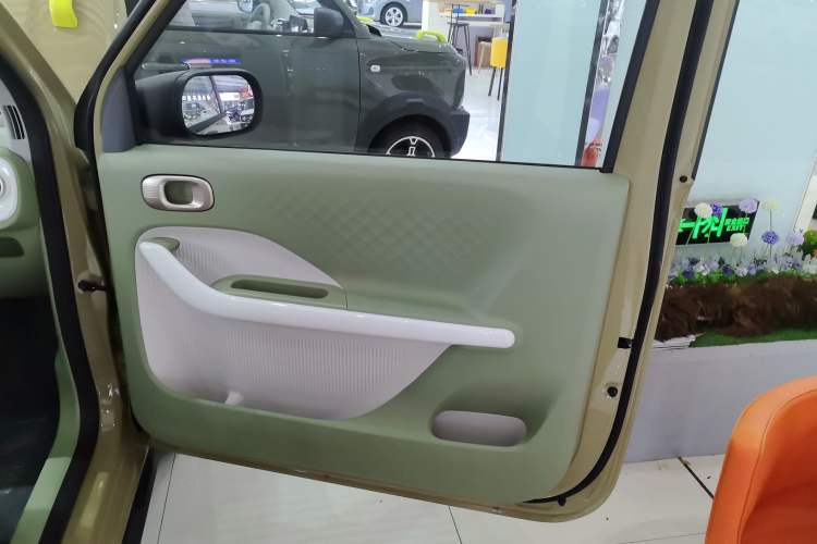 Used Geely Galaxy Panda 2025 210km Panda Rider Interior 6