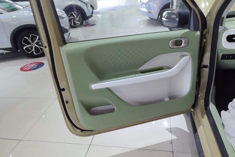 Used Geely Galaxy Panda 2025 210km Panda Rider Interior 7