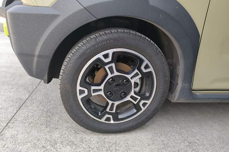 Used Geely Galaxy Panda 2025 210km Panda Rider Left Front Wheel Hub