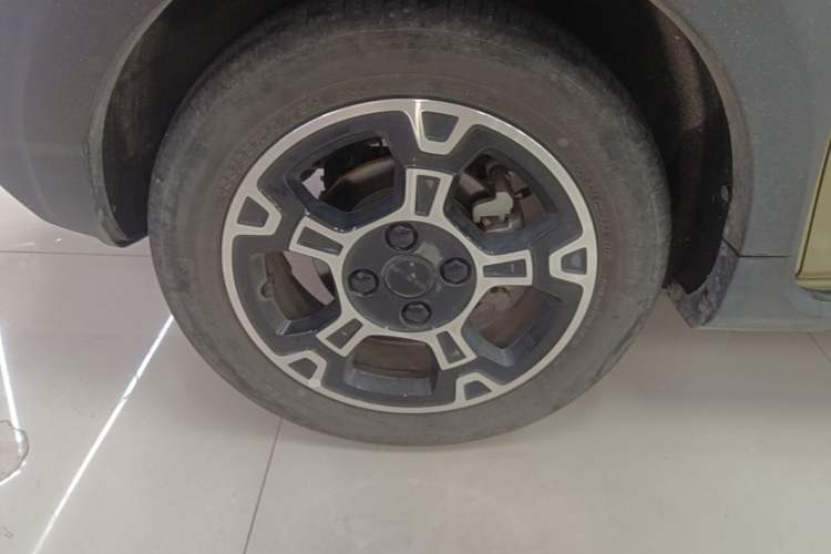 Used Geely Galaxy Panda 2025 210km Panda Rider Left Front Wheel Hub