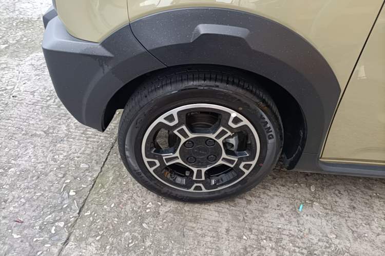 Used Geely Galaxy Panda 2025 210km Panda Rider Left Front Wheel Hub