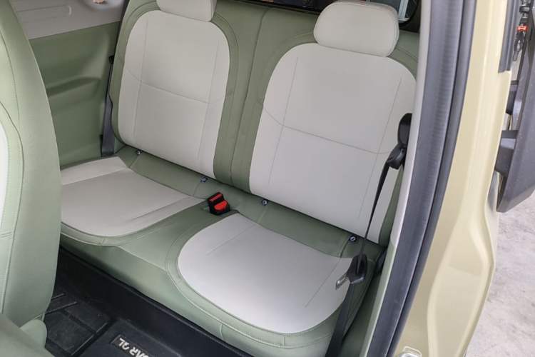 Used Geely Galaxy Panda 2025 210km Panda Rider Left Rear Seat