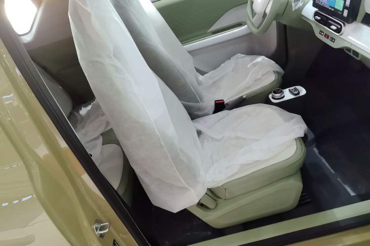 Used Geely Galaxy Panda 2025 210km Panda Rider Right Front Seat