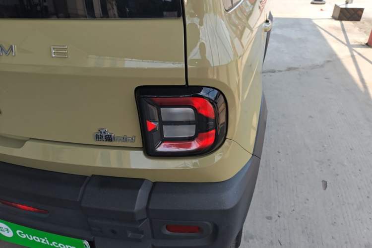 Used Geely Galaxy Panda 2025 210km Panda Rider Right Rear Taillight