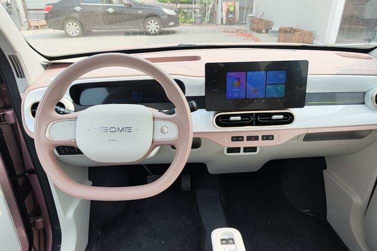 Used Geely Galaxy Panda 2025 210 km – Yuanqi Bear Center Console