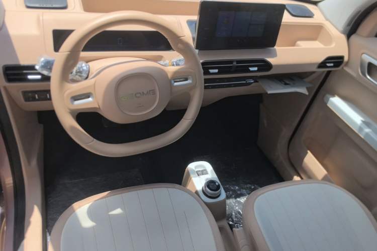 Used Geely Galaxy Panda 2025 210 km – Yuanqi Bear Center Console