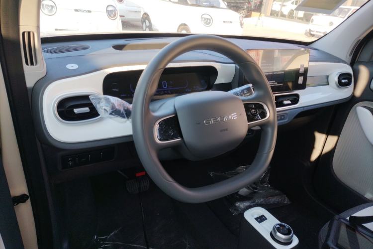 Used Geely Galaxy Panda 2025 210 km – Yuanqi Bear Center Console