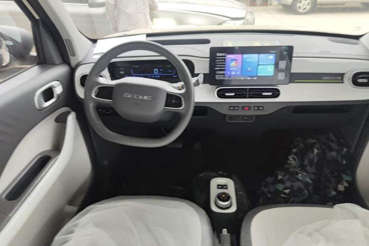 Used Geely Galaxy Panda 2025 210 km – Yuanqi Bear Center Console