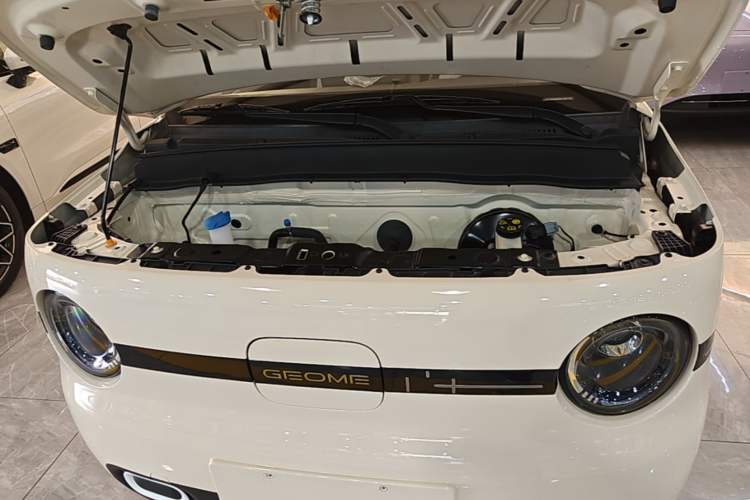 Used Geely Galaxy Panda 2025 210 km – Yuanqi Bear Engine Bay