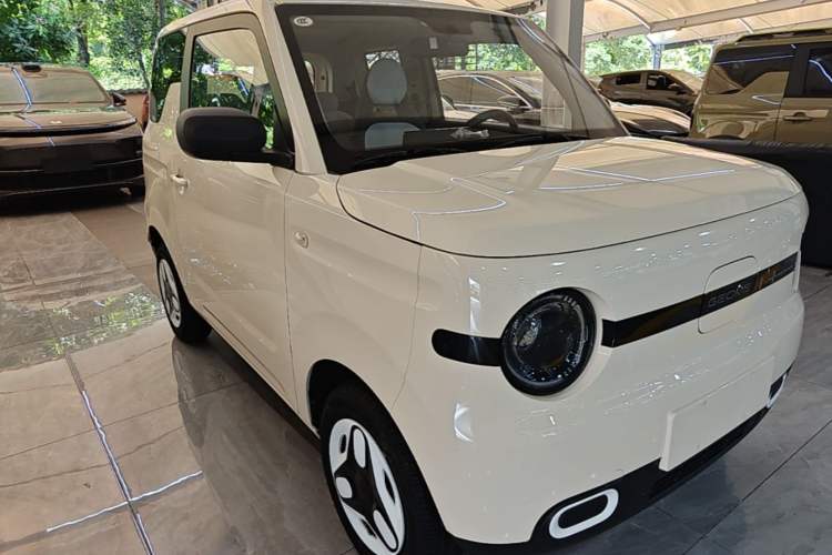 Used Geely Galaxy Panda 2025 210 km – Yuanqi Bear Exterior 1