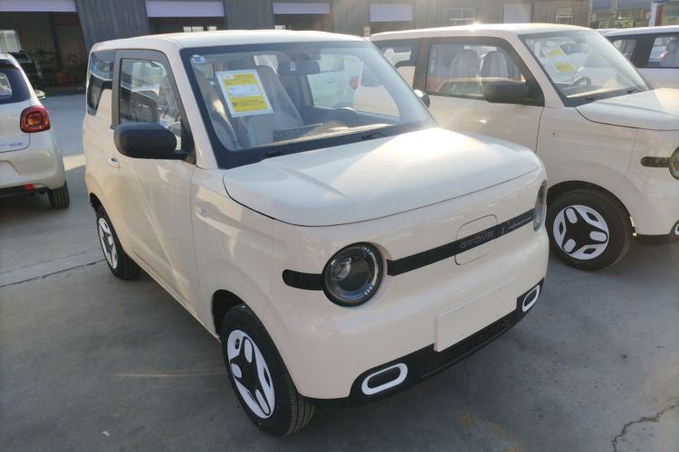 Used Geely Galaxy Panda 2025 210 km – Yuanqi Bear Front Right 45 Deg