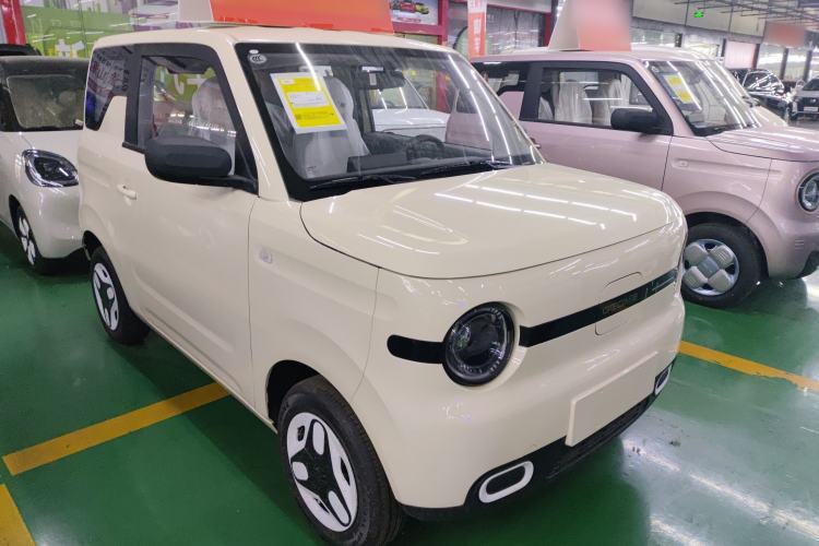 Used Geely Galaxy Panda 2025 210 km – Yuanqi Bear Front Right 45 Deg