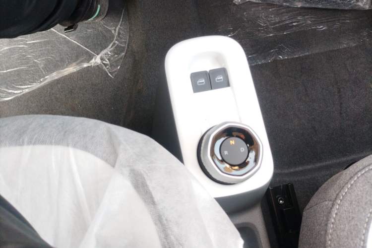 Used Geely Galaxy Panda 2025 210 km – Yuanqi Bear Gear Lever