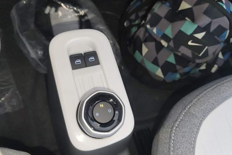 Used Geely Galaxy Panda 2025 210 km – Yuanqi Bear Gear Lever