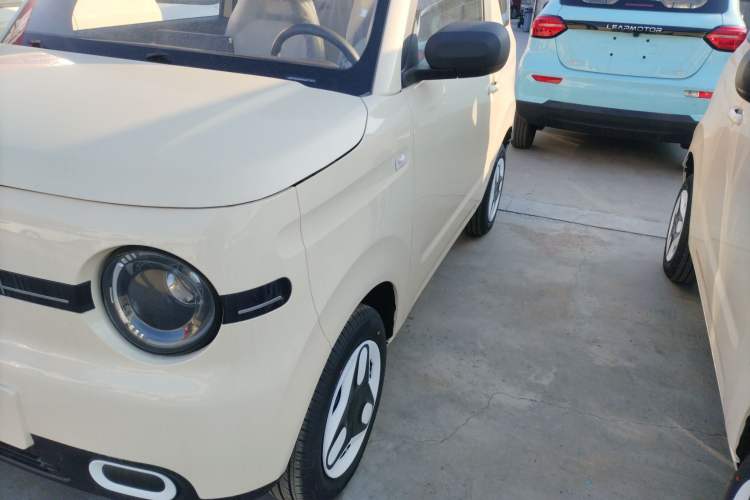 Used Geely Galaxy Panda 2025 210 km – Yuanqi Bear Left Front Headlight