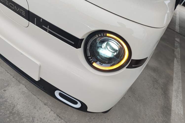Used Geely Galaxy Panda 2025 210 km – Yuanqi Bear Left Front Headlight