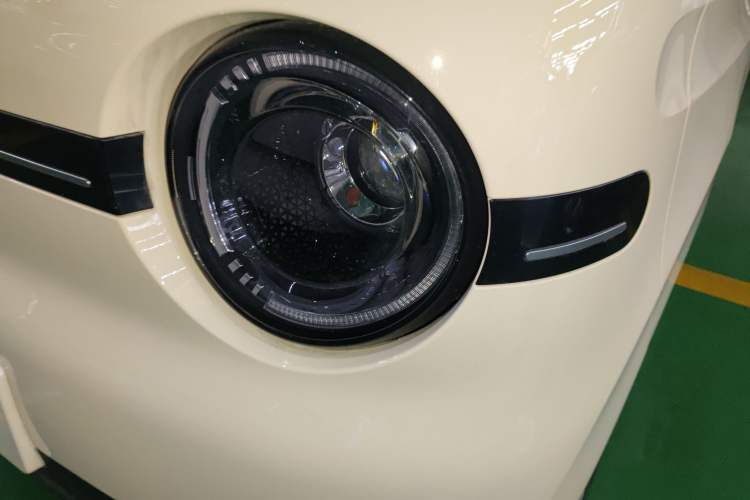 Used Geely Galaxy Panda 2025 210 km – Yuanqi Bear Left Front Headlight