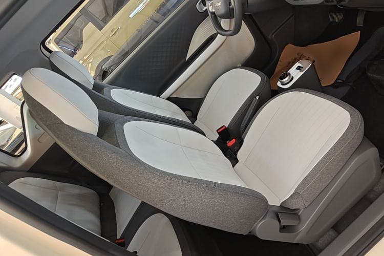 Used Geely Galaxy Panda 2025 210 km – Yuanqi Bear Right Front Seat